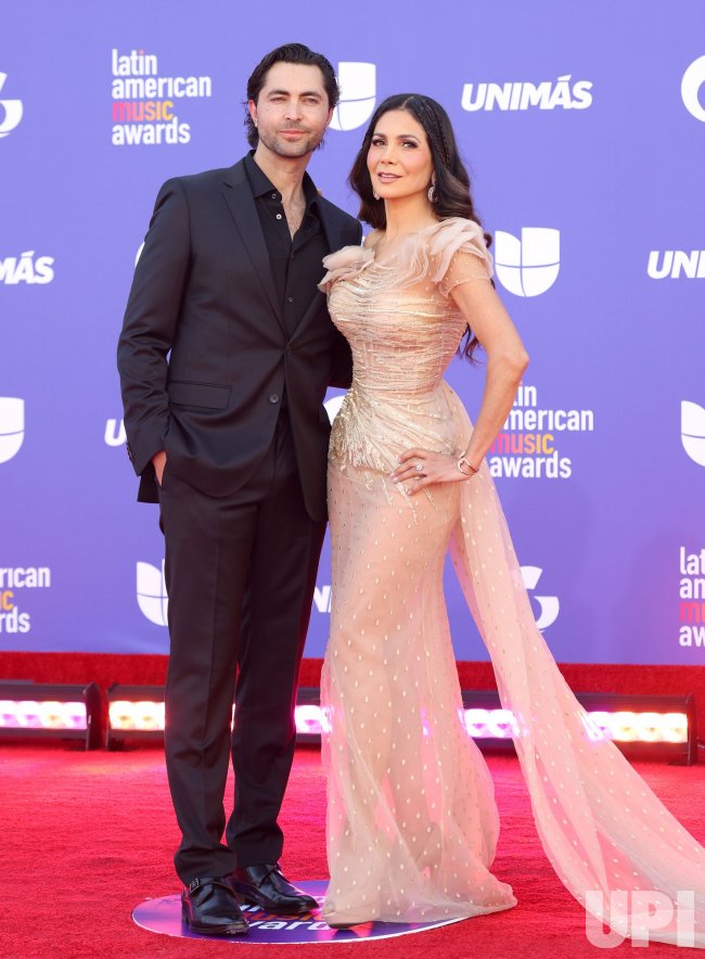 Ludwika Paleta y Emiliano Salinas